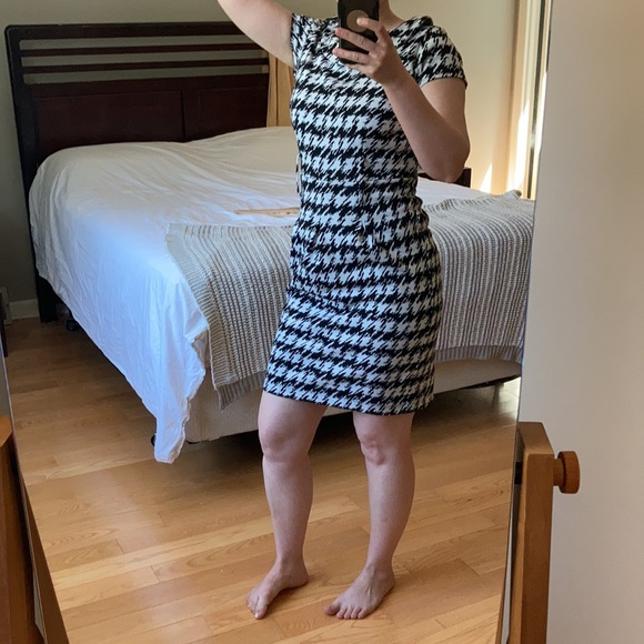 Adrienne Vittadini Houndstooth Dress - Picture 2 of 8